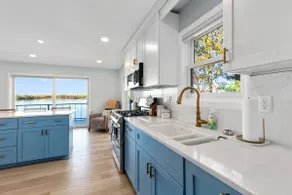 Lakefront Retreat w/ Hot Tub - Image 4