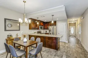 Lovely Townhome in Pensacola - Cozy & Modern Retreat - Image 3
