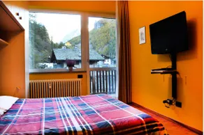 5 Minutes from Monterosa Ski, Small Cottage - Image 2