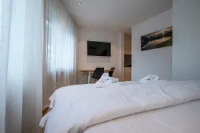 Laax's Pinnacle: Studios, Alpine Opulence Awaits! - Image 3