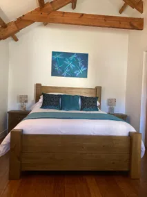 Cosy barn style stay in Somerset - Image 4