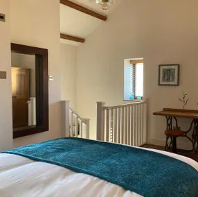 Cosy barn style stay in Somerset - Image 5