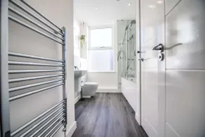 2 bed self-catering apt sleeps 6 (Apartment 4) - Image 5