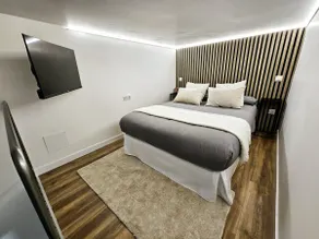 Madrid City Oasis: Chic Style, WiFi, AC, SmartTV 1 - Image 5