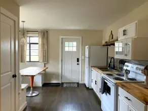 Pet-Friendly Cottage by French Creek - Image 5
