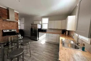 Modern Home 2 mi. to Dtown+10%offArk+Aquarium+Zoo - Image 3