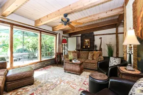Forest Oasis • 5 Min to Autzen Stadium - Image 2