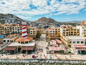 Waterfront condo@Marina downtown - Image 2
