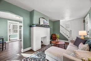 NEW Stylish 2 bedroom: Garage, office, Fenced yard - Image 2