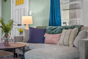 NEW Stylish 2 bedroom: Garage, office, Fenced yard - Image 5