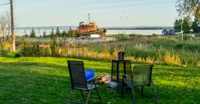 Small family studio by the river - Image 4