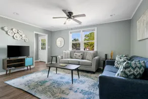 Folly Beach - 3 Blocks to Beach - Sleeps 6! - Image 3