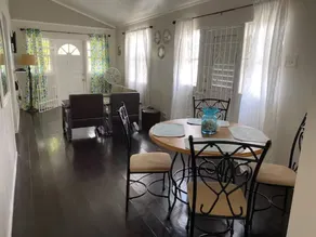 Sheridan's Place - 1 Minute Walk to the Beach - Image 4