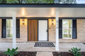 Tranquil Home by IAH Airport, Shop & Dine & Rewind - Image 2
