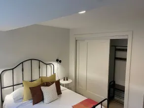 Queen Street Suite - Image 2