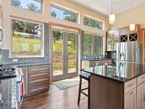 New! King beds! Unique home near National Park - Image 3