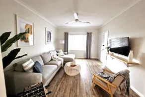 3-bed recently- renovated (with aircon / heating) - Image 5