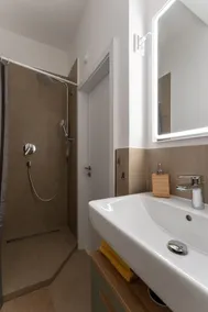 Loft Apartment North of Old Town | 2 Bedrooms - Image 3