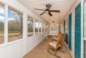 Peaceful 10-acre home - Image 5