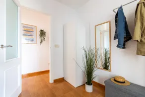 Spacious and bright apartment - Image 5