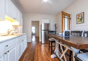 Modern retreat in heart of town - Image 5