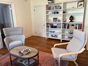 Modern retreat in heart of town - Image 3