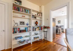 Modern retreat in heart of town - Image 4