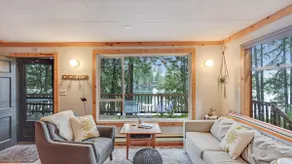 Cozy Lakeside Cabin with Modern Amenities. Romantic Escape 1.75 hrs from Seattle - Image 2