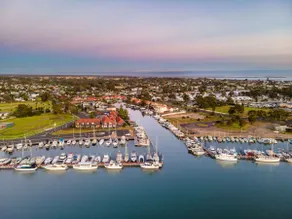 2BR waterview gem @ Mariners - Image 2