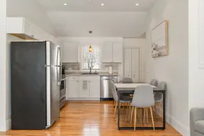 Experience Saco in Elegant, Newly Upgraded Home - Image 4