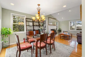 Hot Tub|Fire Pit|Electric Bikes|Projector|Garage - Image 3