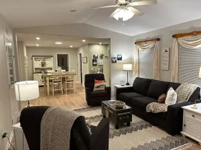 “The Landing Zone” 3 bedroom, 2 bath, 2 car garage - Image 2