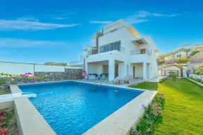 Luxury villa - Image 3