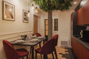 Stay at the Unlikely, elegant and cozy - Image 5