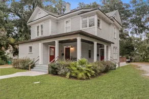 Luxury Apartment in Historic Downtown Duck Pond - Image 2
