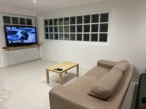 hyper-centre house with garden - Image 3