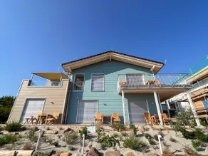 Sunny terrace overlooking the lake - Image 4