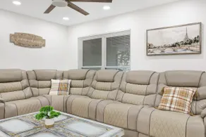5 Bedroom 3 Bath in Northwest SA - Image 3