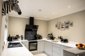 The bungalow at Phoenix Court - Image 5