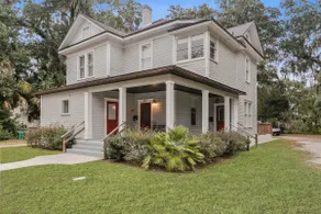 Charming Apartment in Historic Downtown Duck Pond - Image 2