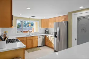 Remodeled home near CSUB - Image 5
