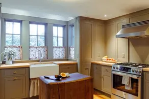 Lake Views: Chef's Kitchen, Wood Stove, 20 min Ski - Image 4