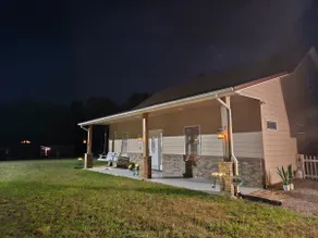 Lake Access Cabin, LG Parking fenced yard, Fishing - Image 2