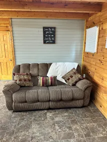 The Hunter's Delight Cabin - Image 2