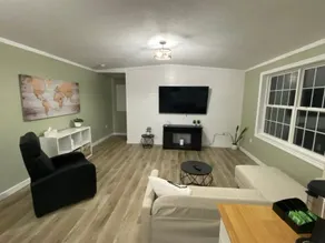 Fully renovated mini home - Image 5