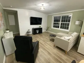 Fully renovated mini home - Image 4