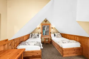 Ski-In/Ski-Out Premium North Shore Cabin in Lutsen - Image 4