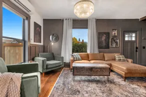 Casa Nera- Modern Vintage Remodeled 1915 -Downtown - Image 3