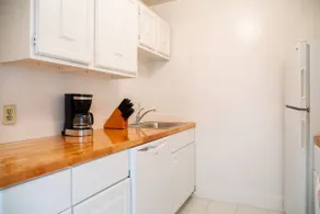 Stunning 1BR | Steps to Fenway! - Image 3