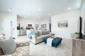 Warm and cozy new home - Image 3